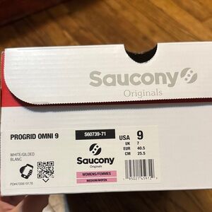 Saucony ProGrid Omni 9 White and Gilded Sneakers